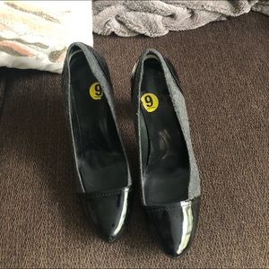 Gray and black Heels size 9
